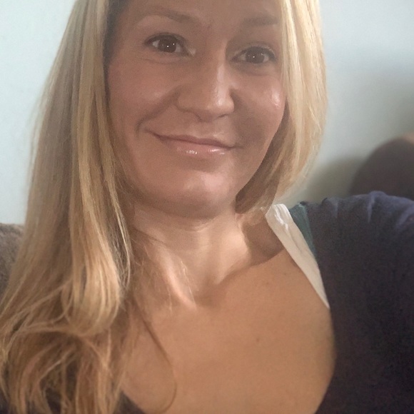 Meet your Posher, Courtney - Picture 7 of 8